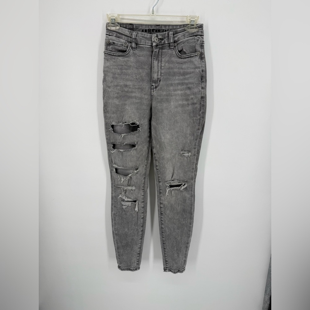 American Eagle Distressed Gray Women High Rise Jeans‎ Next Level Stretch 2 Short
